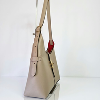 Borsa Evelin in Pelle taupe con Pochette Rossa | SP Style Boutique"