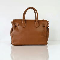 Borsa PARIS Cuoio - dettaglio hardware oro e chiusura a lucchetto
Borsa PARIS Cuoio - interno in vera pelle e microfibra